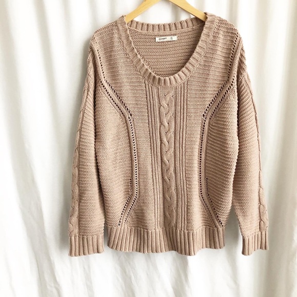 Old Navy Sweaters - Old Navy dusty rose knit sweater Old Navy Sweaters - Old Navy dusty rose knit sweater